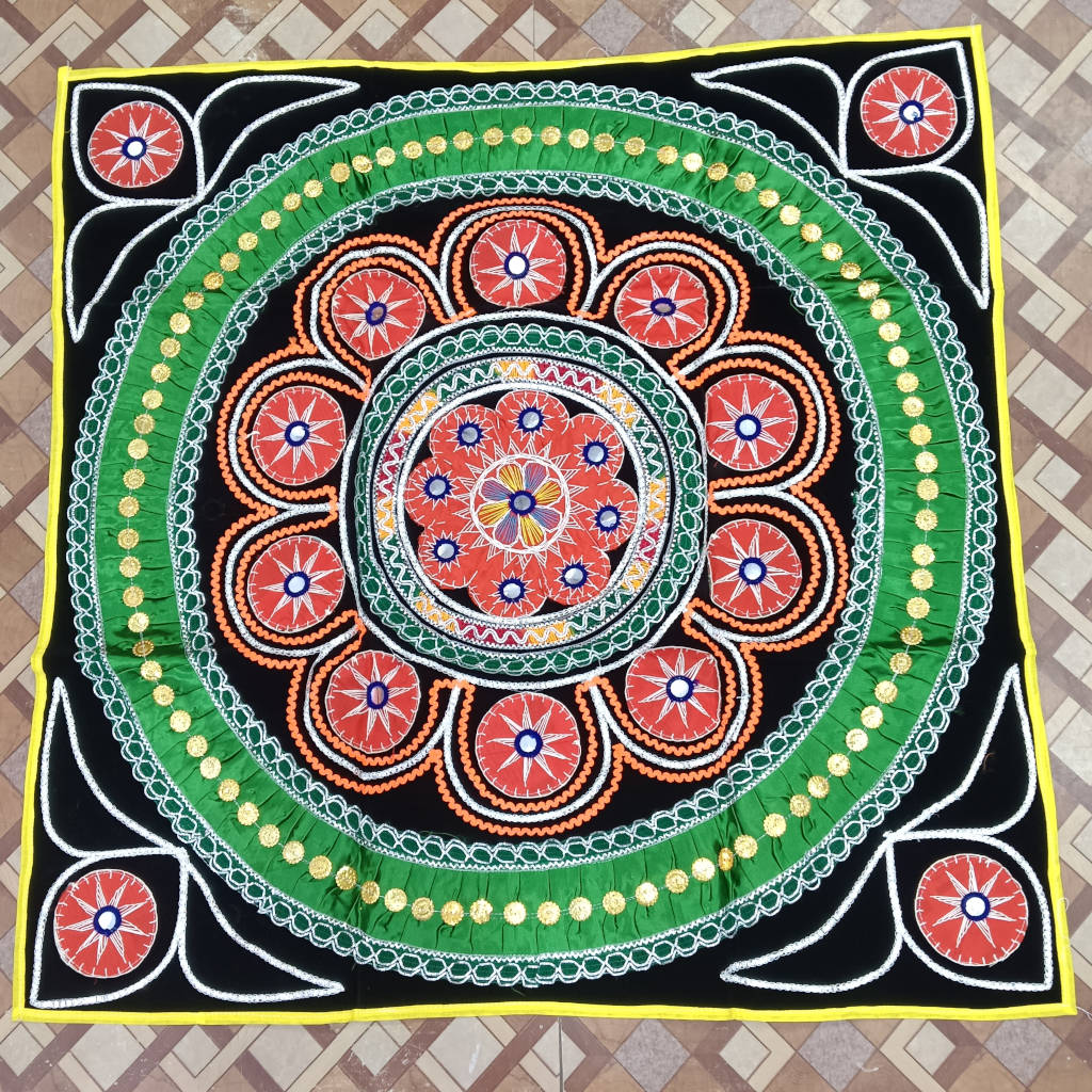 3 × 3 ft Kunchh Flower Design - Machine Made - Black